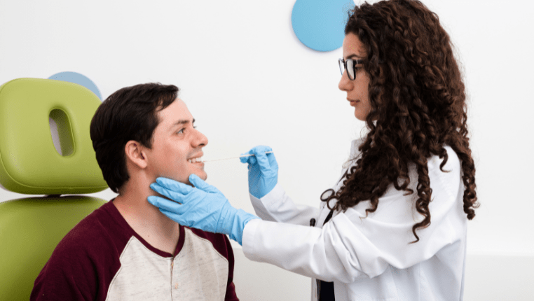 throat doctor in Noida
